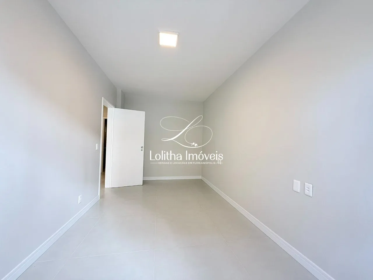 Imagem APARTAMENTO COM 3 DORMITÓRIOS À VENDA NO CENTRO DE FLORIANÓPOLIS/SC