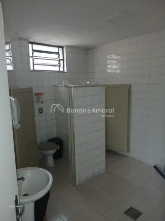 Imagem Barracão/Salão comercial mobiliado para locação em excelente localização, próximo à Av. Amor...