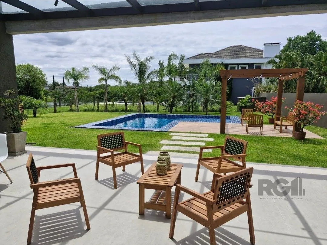 Imagem Casa térrea com piscina, no Condominio Terra Ville com 380,27m2 e 3 suites.