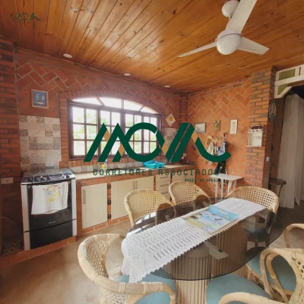 Imagem Casa à Venda em Itapoá - 3 Quartos, 100m da Praia, Oportunidade Imperdível!