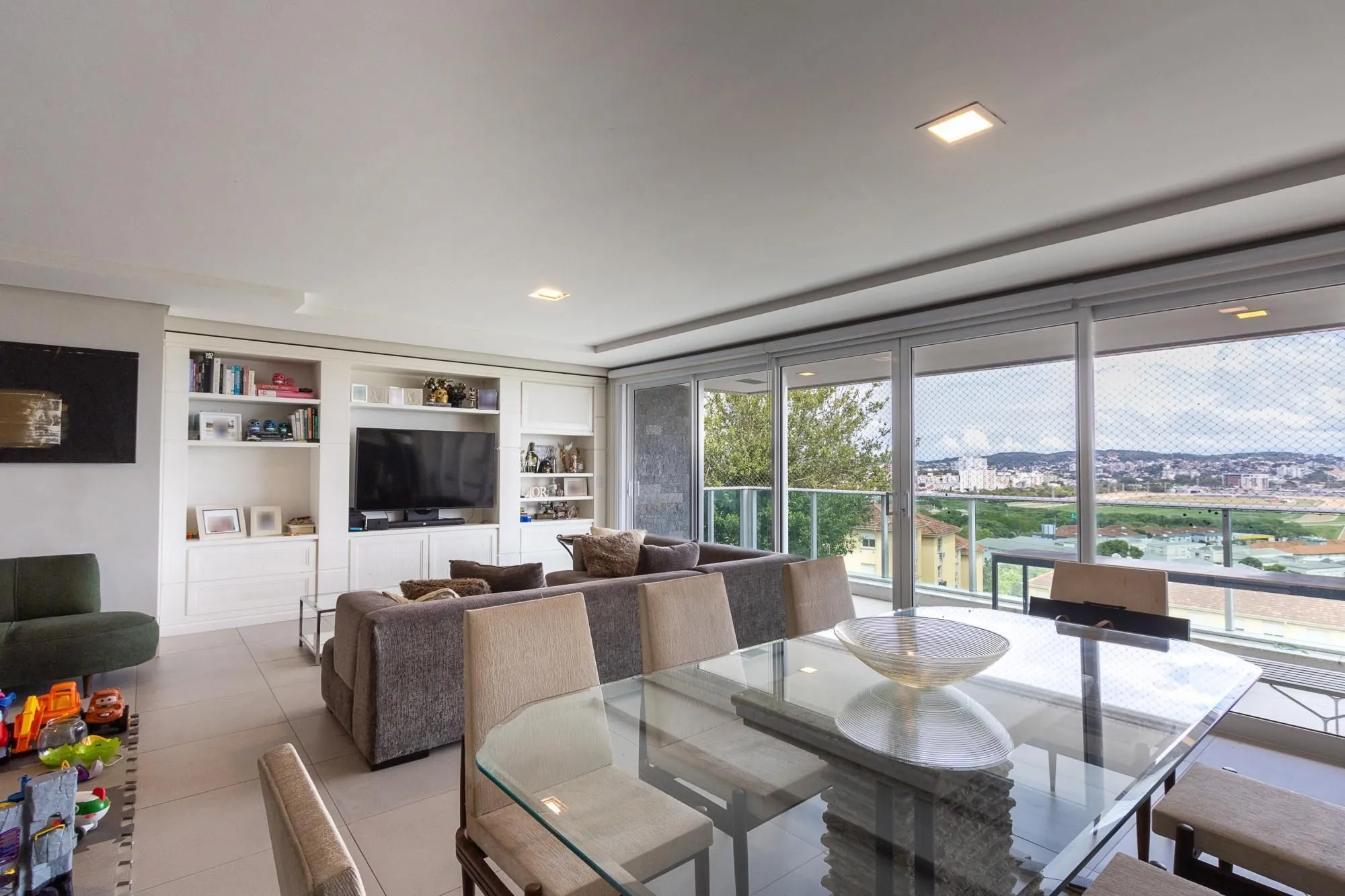 Imagem Apartamento à venda, com 3 dorm, 2 suítes, 2 vagas - bairro Cristal