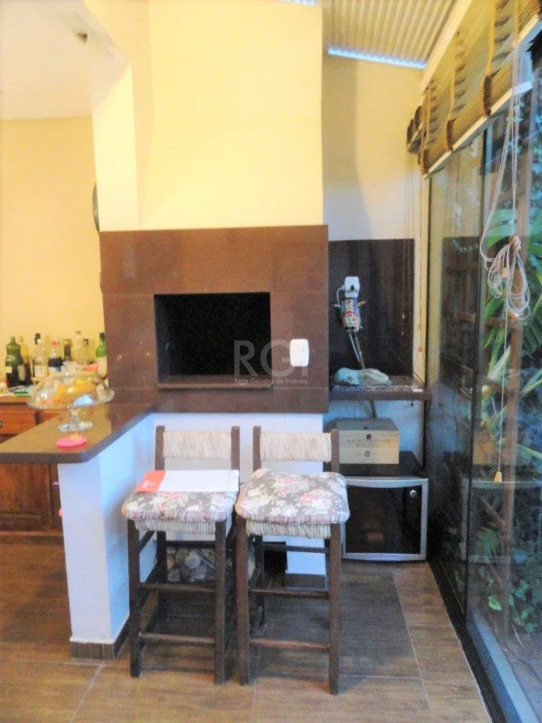 Imagem Casa para Venda - 165m², 3 dormitórios, sendo 3 suites, 1 vaga - Hípica