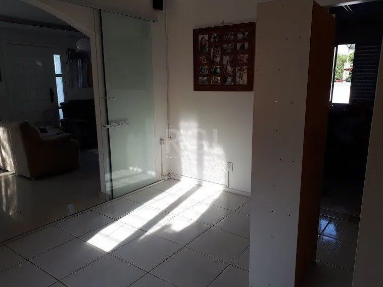 Imagem Casa com 4 dormitórios no bairro Vila Nova