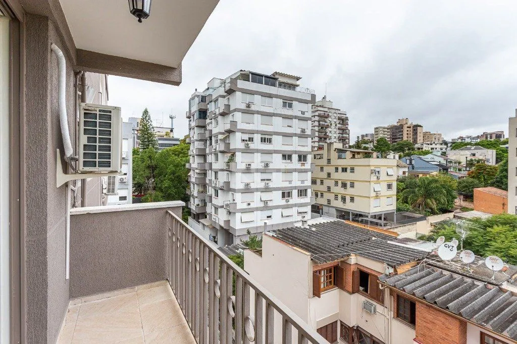Imagem Apartamento de 03 dormitórios (01suíte), com vaga, no bairro São João, em Porto Alegre RS