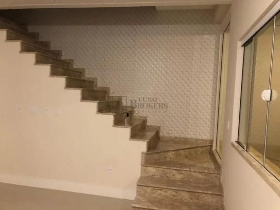 Imagem Sobrado novo no Centro de Balneário Camboriú.
