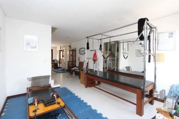 Imagem Casa para Venda - 180m², 3 dormitórios, sendo 3 suites, 3 vagas - Hípica