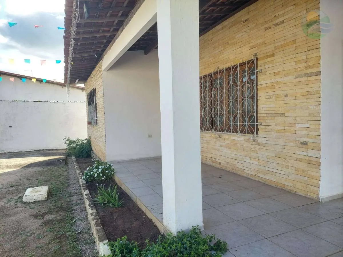 Imagem Casa Térrea em Gravatá | 4 Qts (3 Suítes), Piscina e 1.000m2 de área Verde.