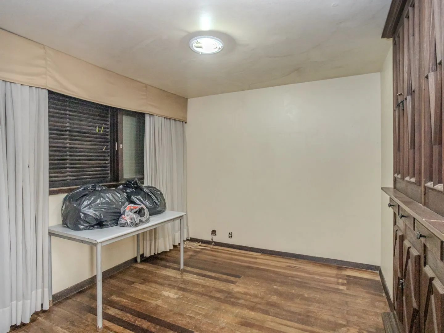 Imagem Casa sobrado no Menino Deus de 3 dormitórios e 3 vagas