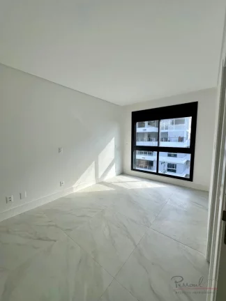 Imagem Apartamento a 100 metros da praia a venda em Jurerê, Florianópolis/SC São 3 quartos, sendo 1 suí...