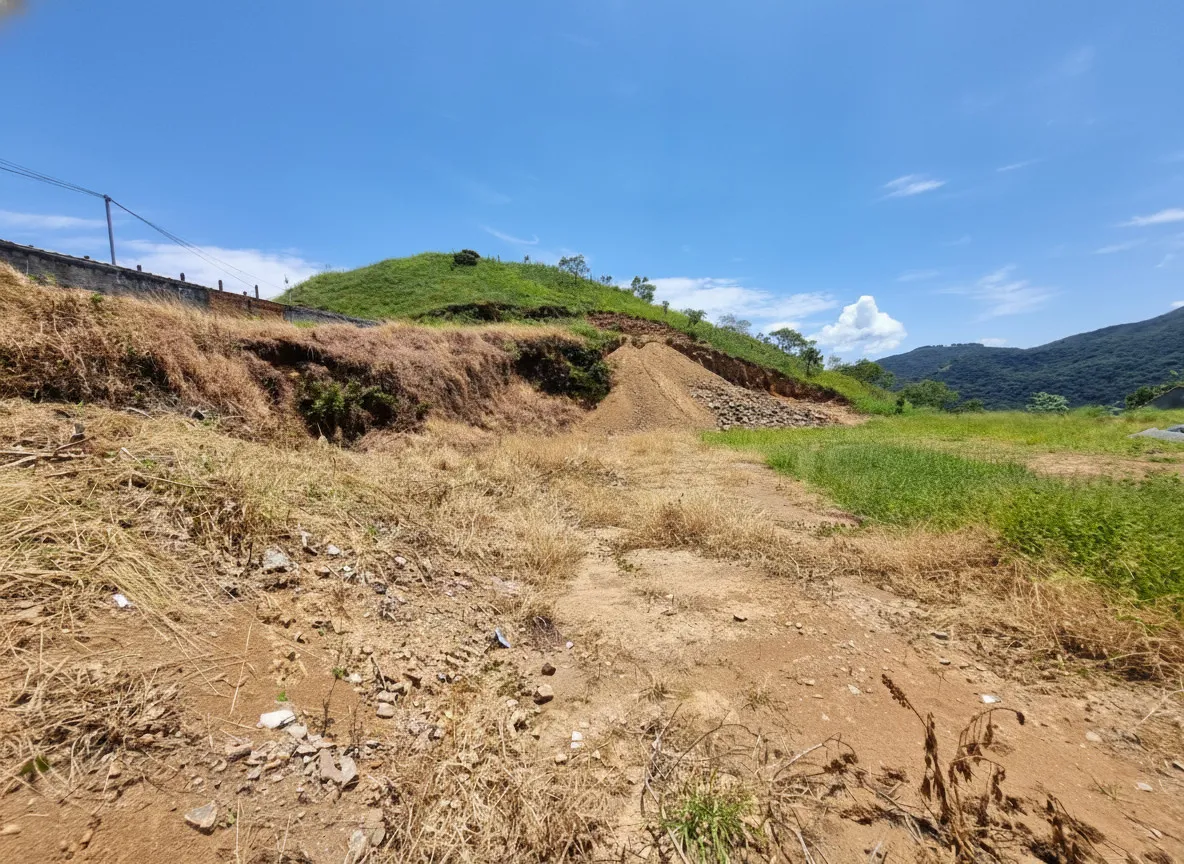 Imagem Terreno 580 m² à venda em Jardim Santa Augusta, Poços de Caldas