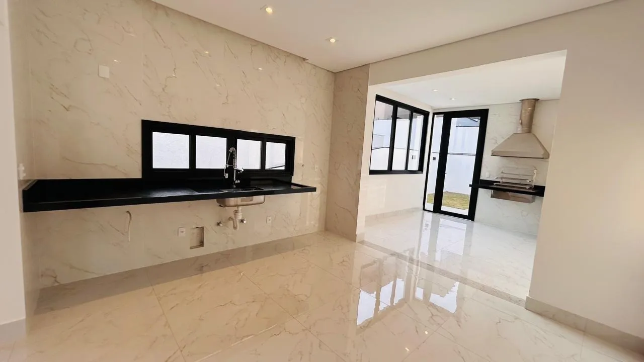 Imagem Luxuosa Casa de Alto Padrão no Residencial Cyrela Esplanada com Acabamento Premium e Área Gourmet Completa