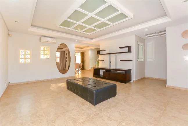 Imagem Casa com 3 Quartos à Venda, 271 m² em Jardim das Américas - Curitiba