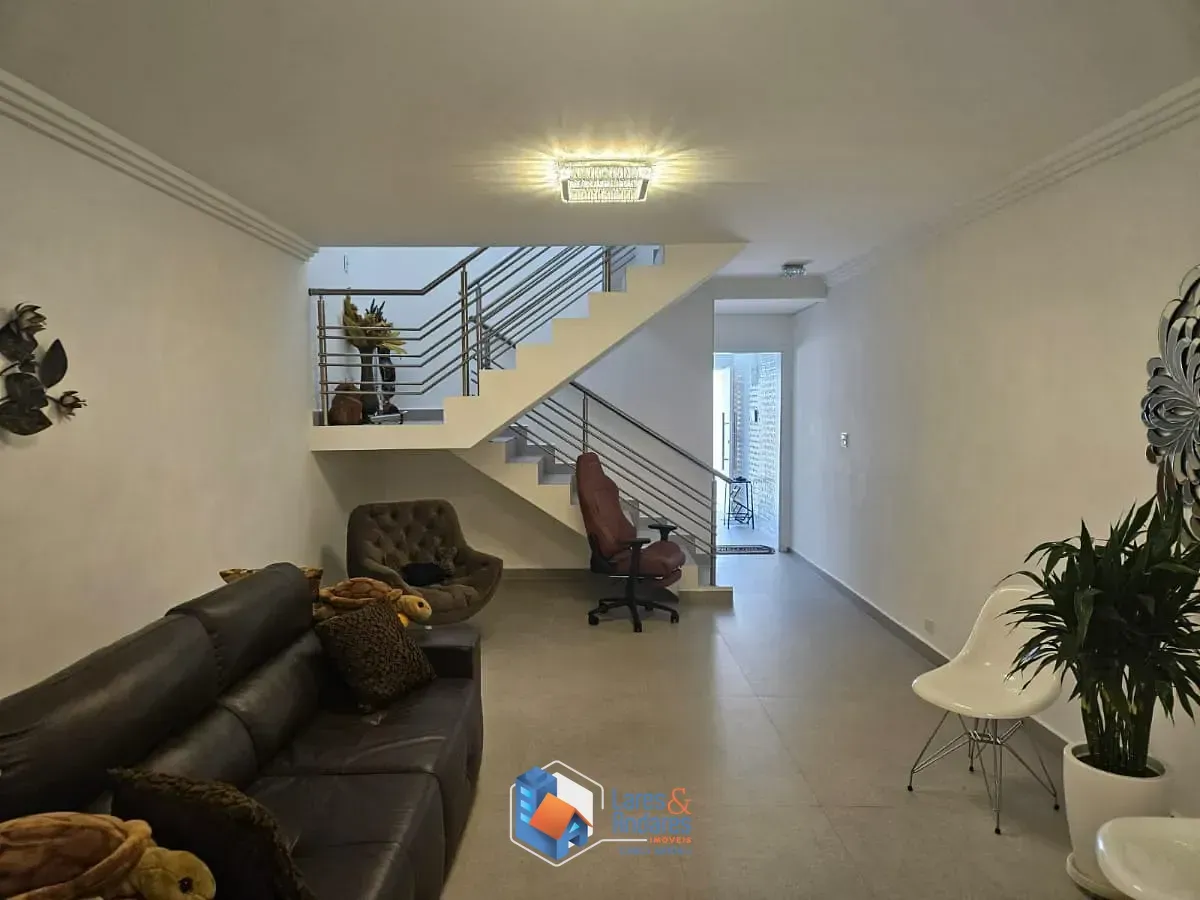 Imagem Casa para venda em Campo Belo com 3 quartos, sendo 1 suíte, 180m²