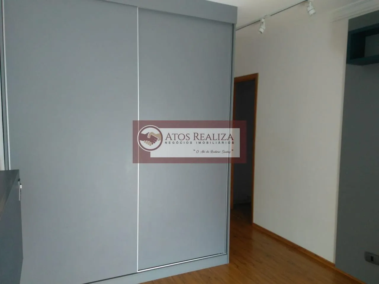 Imagem Sobrado à Venda no Jardim Santa Cruz, SP, 2 Suítes, 70m²