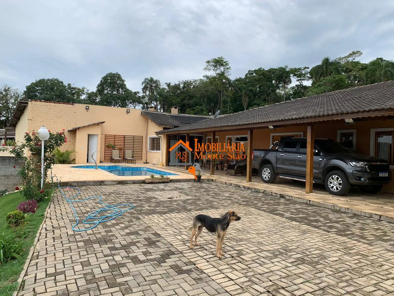 Imagem Casa com 4 dormitórios à venda, 300 m² por R$ 2.500.000,00 - Fazenda Velha - Arujá/SP