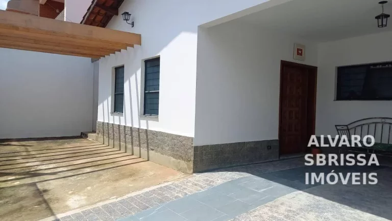 Foto do imóvel Casa Espaçosa com 3 Quartos, Suíte, Churrasqueira e Garagem para 4 Carros – Conforto e Praticidade para Sua Família!