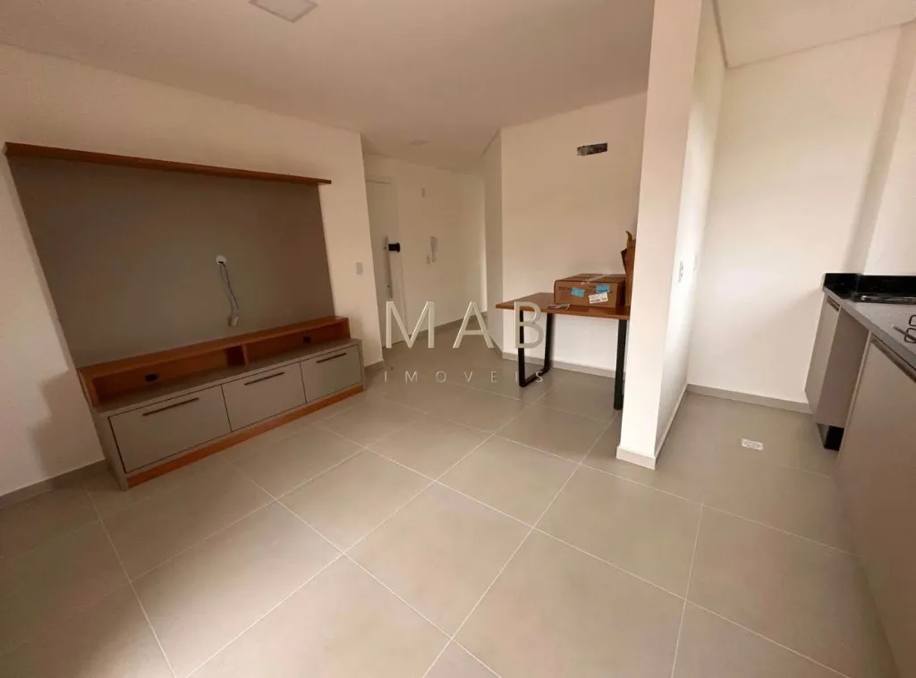 Imagem Apartamento à Venda, SEMIMOBILIADO, 2 dormitórios sendo 1 suíte, localizado na praia de Ingleses - Florianópolis SC!