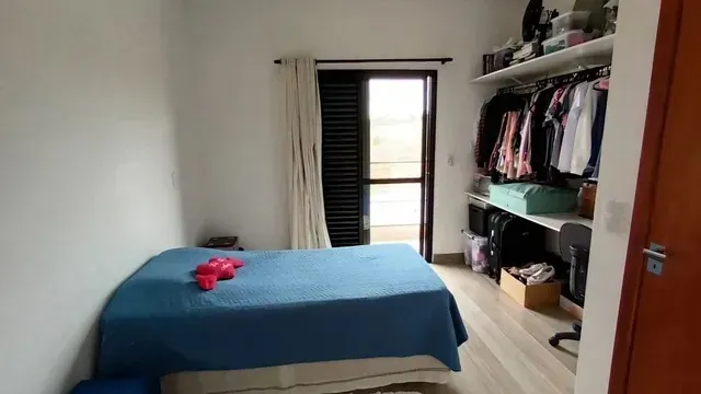 Imagem Sobrado espaçoso disponível