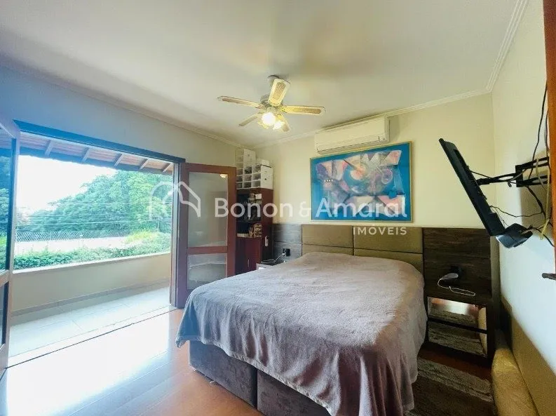 Imagem Casa Espaçosa e Confortável à Venda no Condomínio Vivenda das Quaresmeiras, em Valinhos