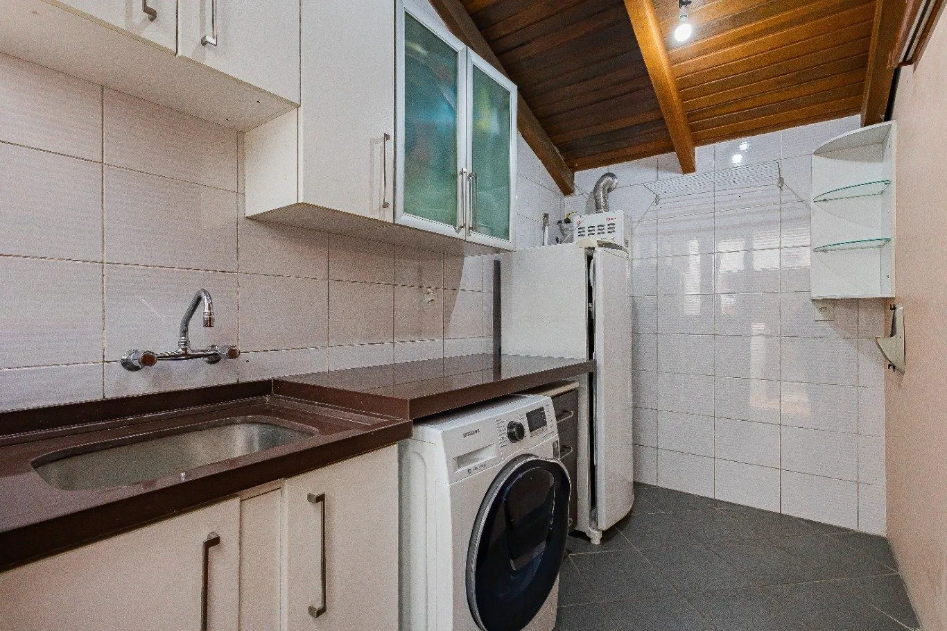 Imagem Casa de 4 dormitórios e 208m² à venda no Bairro Jardim Botânico, Porto Alegre.