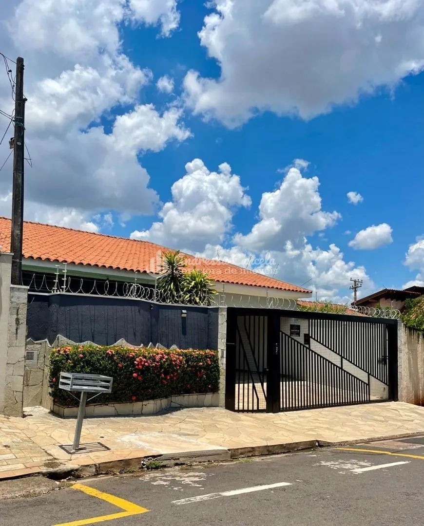 Foto do imóvel Casa com 3 dormitórios à venda, 200 m² por R$ 880.000 - Jardim Maria Cândida em Jardim Maria Cândida, São José do Rio Preto - SP