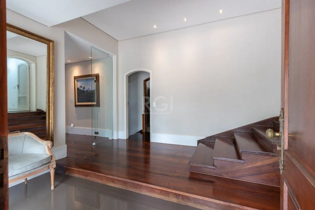 Imagem Casa para Venda - 800m², 3 dormitórios, sendo 3 suites, 4 vagas - Vila Assunção