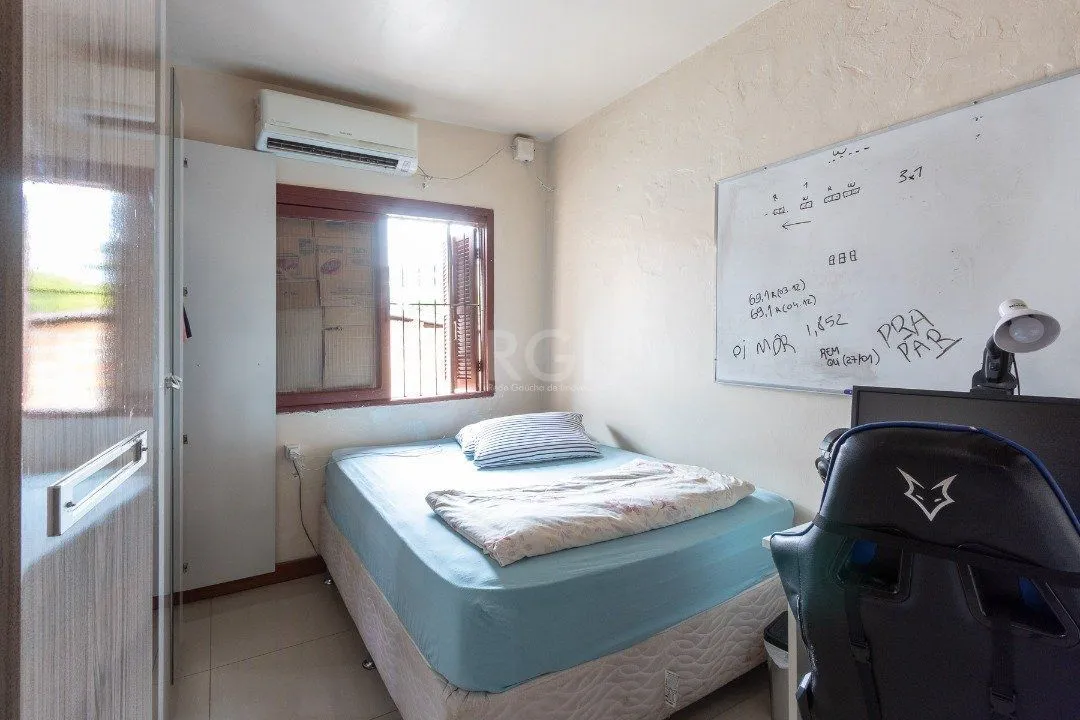 Imagem Casa para Venda - 161m², 3 dormitórios, 3 vagas - Nonoai