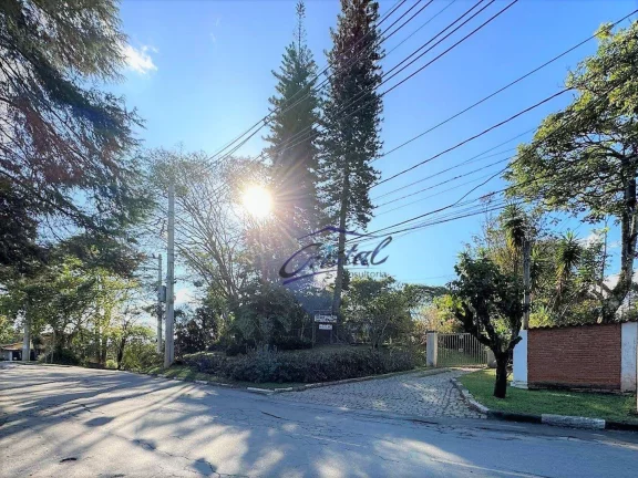Imagem Casa Térrea com Gourmet, Hóspede, Cocheira, Ateliê e Caseiro.