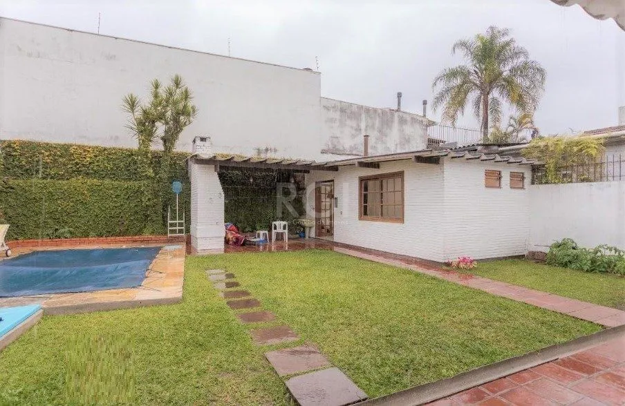 Imagem Casa para Venda - 327m², 4 dormitórios, sendo 1 suites, 3 vagas - Chácara das Pedras