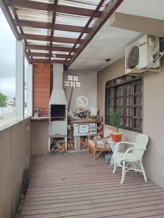 Imagem Sobrado com ponto comercial de esquina - São Cristóvão - Barra Velha - SC