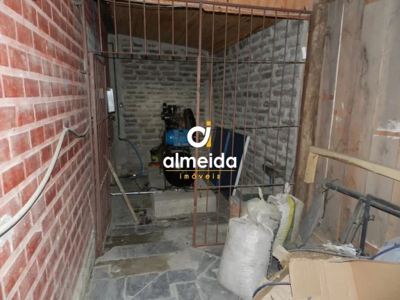 Imagem Empresa a venda com terreno de 30 x 106 de frente para Faixa Velha