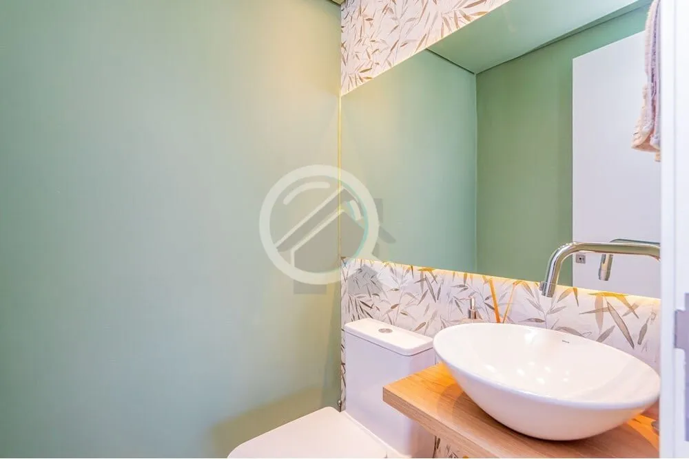 Imagem Este lindo apartamento de 120m² foi recentemente renovado com um projeto exclusivo que combina esti...