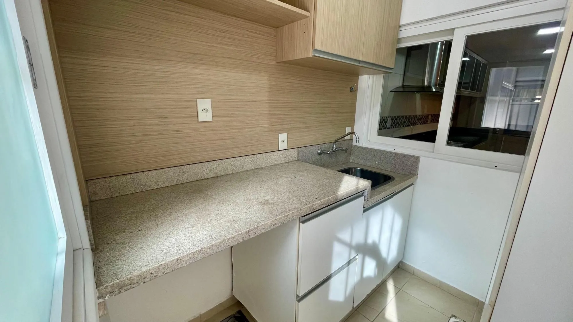 Imagem Casa com piscina, 3 suítes, desocupada, Rua Leite de Castro- Jardim Itu Sabará
