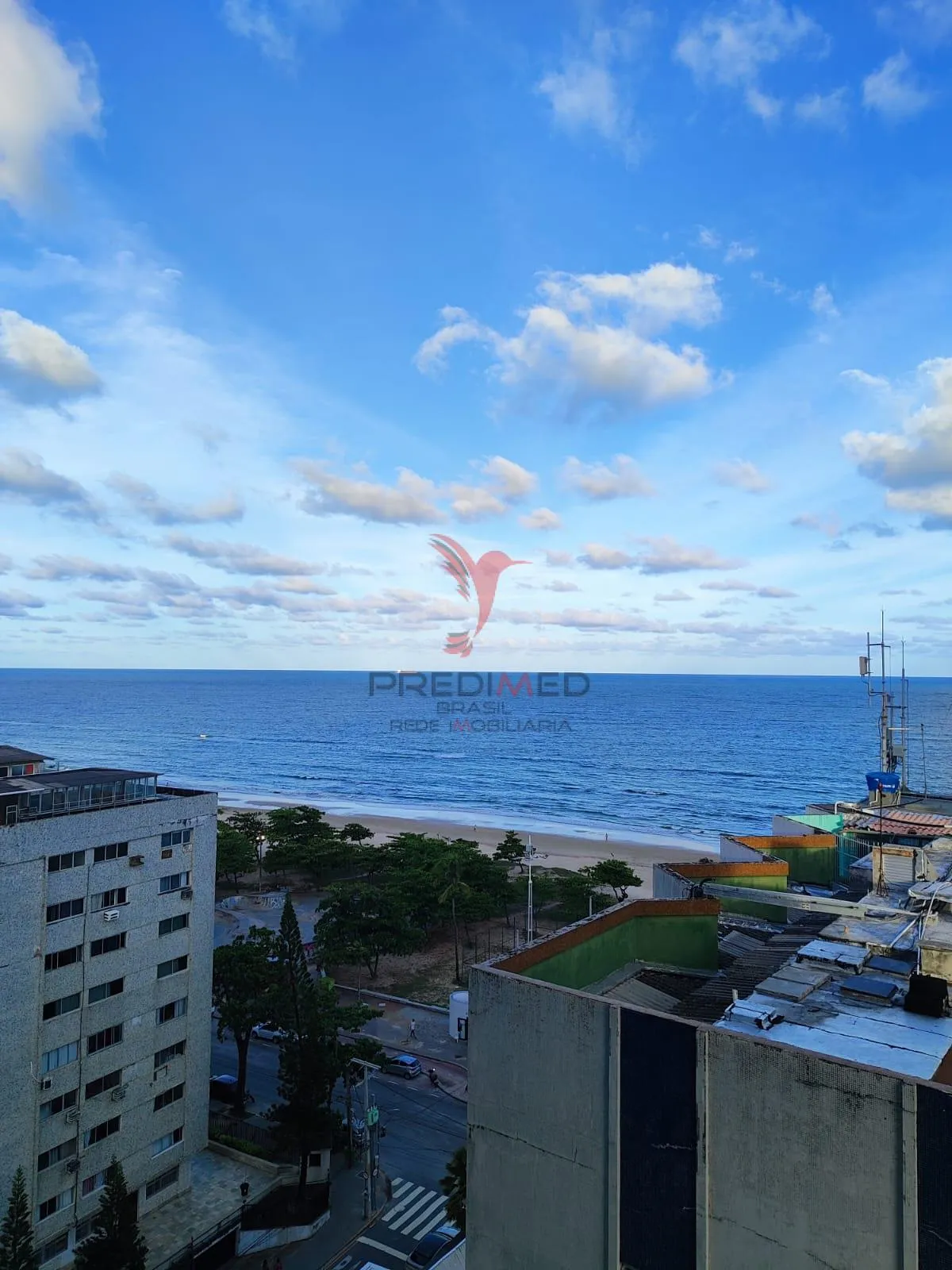 Imagem Vende-se flat Mobiliado ,super bem localizada na praia de Boa Viagem. Recife