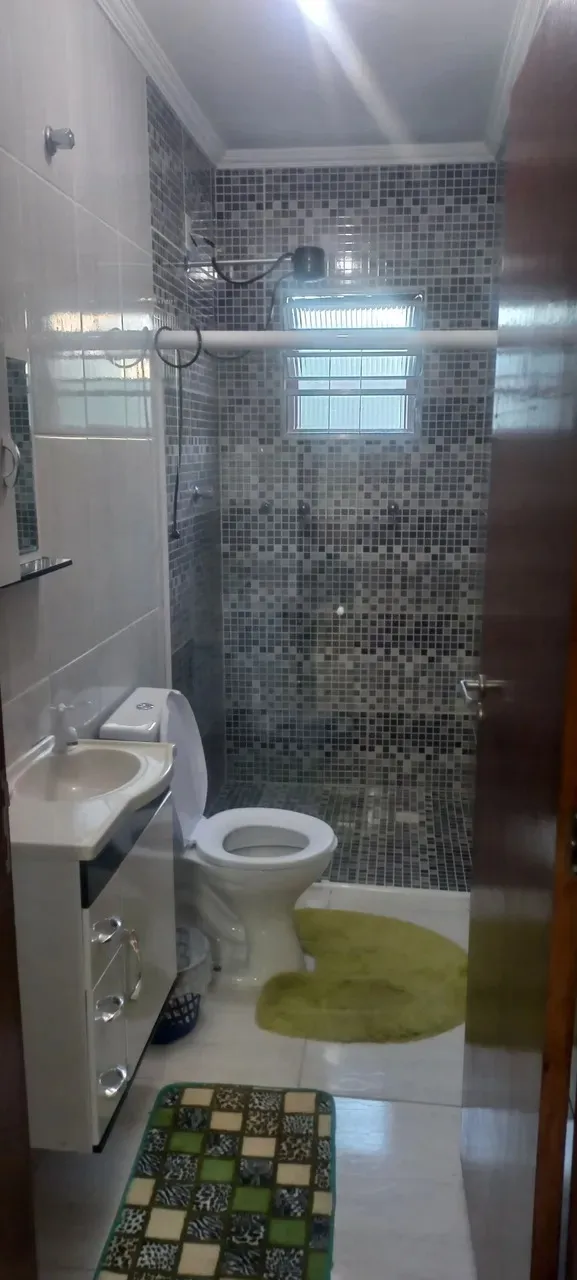Imagem Chácara à venda no Centro de Piedade-SP: 2 quartos, 1 suíte, 1 sala, 2 banheiros, 2 vagas de garagem, 1.000 m² de área.