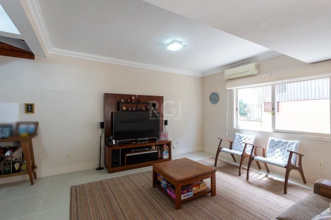 Imagem Casa Condominio para Venda - 102.9m², 3 dormitórios, sendo 1 suites, 2 vagas - Camaquã