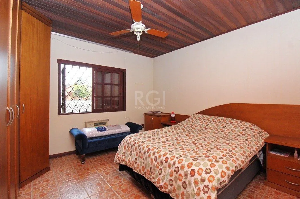 Imagem Casa para Venda - 150m², 4 dormitórios, sendo 1 suites, 3 vagas - Nonoai