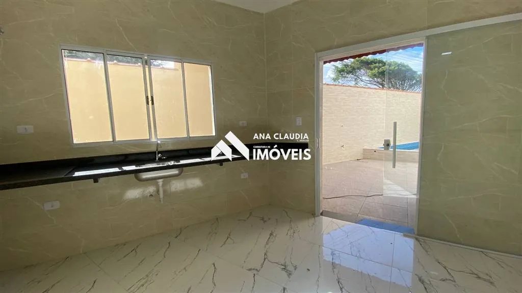 Imagem Casa lado praia a 300 metros do mar,