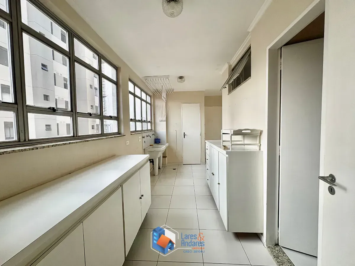 Imagem Apartamento para venda em Chácara Santo Antônio (Zona Sul) com 4 quartos, sendo 1 suíte, 181m²