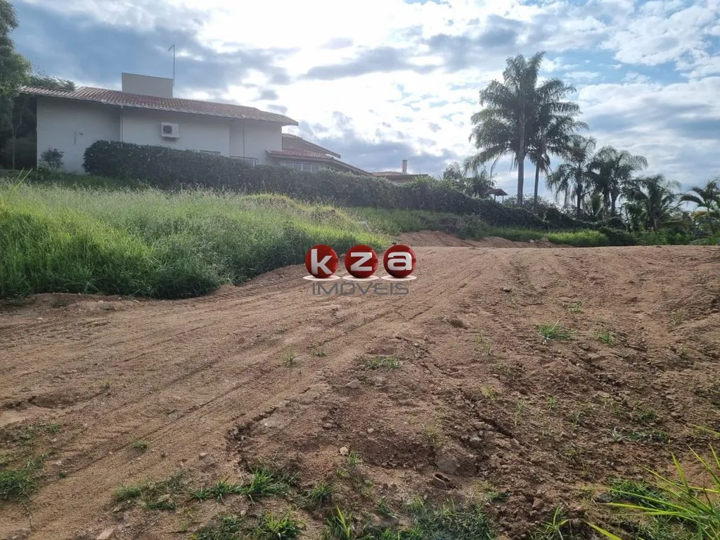 Imagem Belíssimo terreno à venda no Condomínio Moinho de Vento em Valinhos-SP com 1.090m² de área.