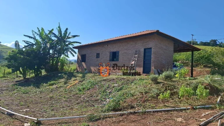 Imagem Chácara com 2 dormitórios à venda, 5938 m² por R$ 550.000 - Cambuí - Cambuí/MG
