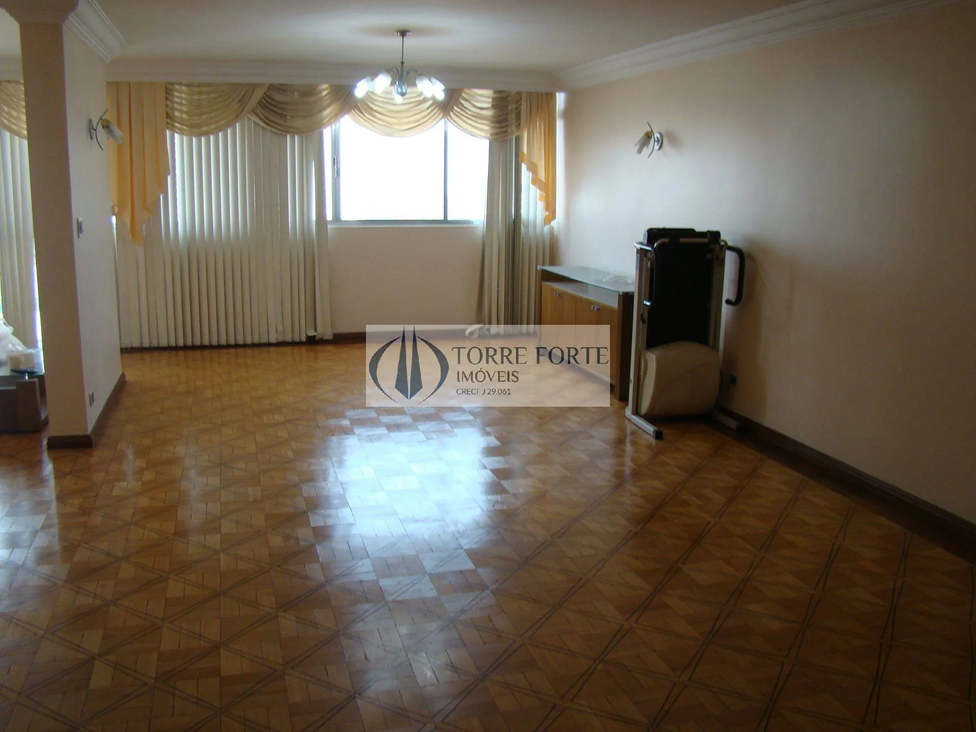 Imagem Lindo Apartamento 300m2 ,localizado na AV Paes de Barros -Mooca