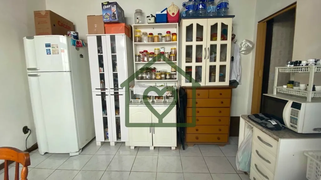Imagem Casa com 4 dormitórios e 110 m2 na Rua Duque de Caxias, no bairro Centro Histórico em Porto Alegre...