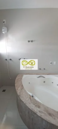 Imagem Casa com 03 suítes disponível para locação!