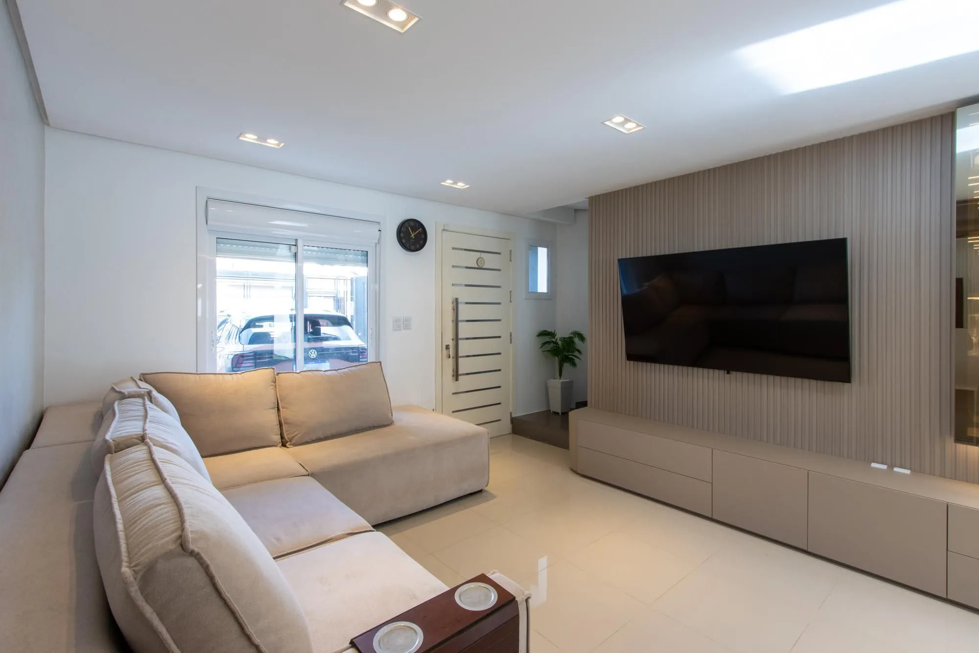 Imagem Sobrado para Venda - 95,16m², 3 dormitórios, sendo 1 suites, 2 vagas - Hípica