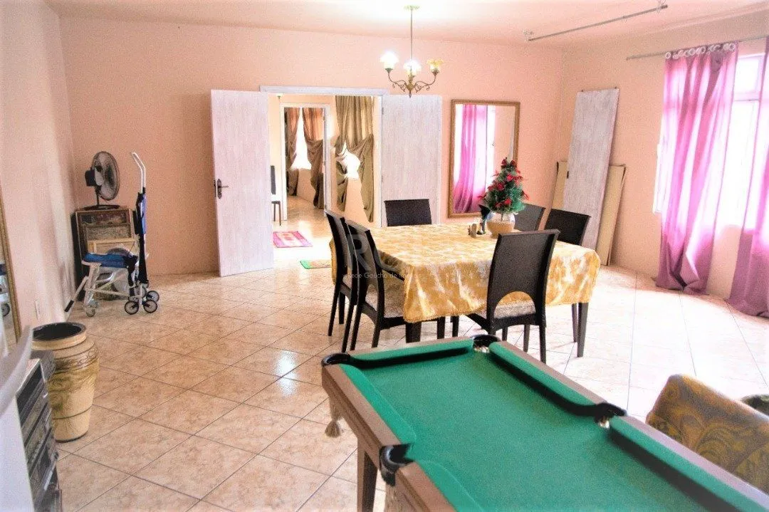 Imagem Casa para Venda - 423.16m², 4 dormitórios, sendo 1 suites, 4 vagas - Glória