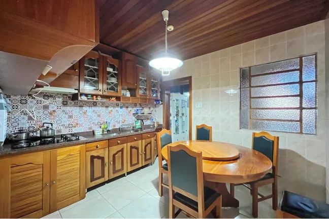 Imagem Casa para venda no bairro Vila Nova em Porto Alegre