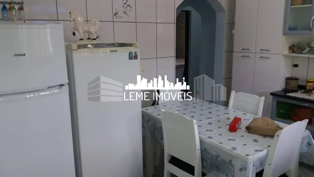 Imagem CASA TÉRREA AMPLA À VENDA NO LITORAL DE SÃO PAULO, ACEITA FGTS!!!