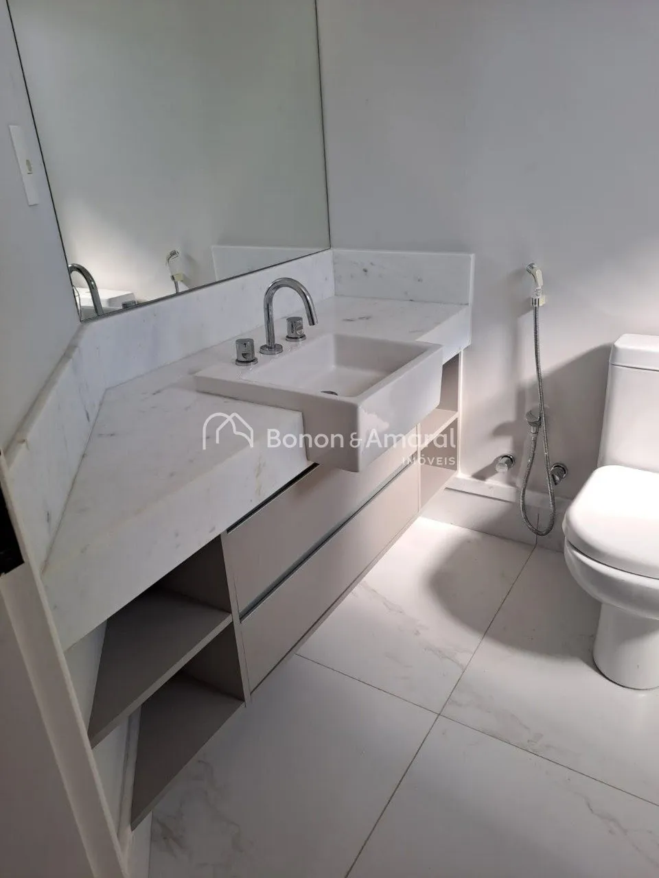 Imagem Cobertura à venda com 4 dormitórios, 2 suítes, e 2 vagas de garagem, 217 m² no Taquaral