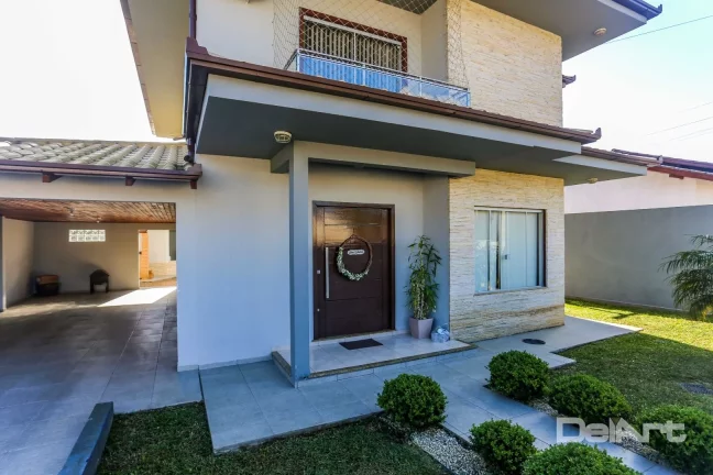 Imagem Linda residência de 02 pavimentos no Bairro mais charmoso de Rio Negro... 290m2 de construção
